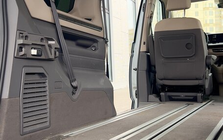 Volkswagen Multivan, 2021 год, 6 999 999 рублей, 29 фотография