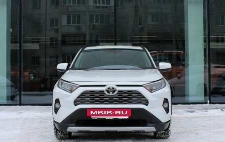 Toyota RAV4, 2020 год, 3 885 000 рублей, 2 фотография