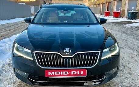 Skoda Superb III рестайлинг, 2018 год, 3 300 000 рублей, 3 фотография