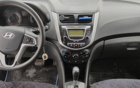 Hyundai Solaris II рестайлинг, 2011 год, 630 000 рублей, 9 фотография