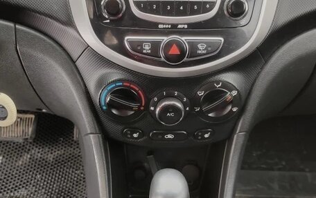 Hyundai Solaris II рестайлинг, 2011 год, 630 000 рублей, 12 фотография