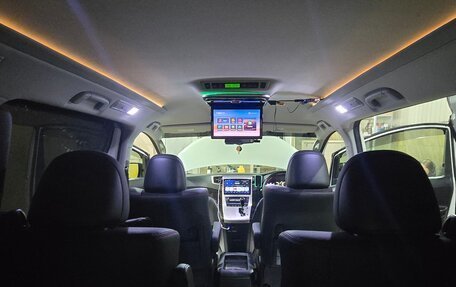 Toyota Vellfire I, 2013 год, 3 000 000 рублей, 14 фотография