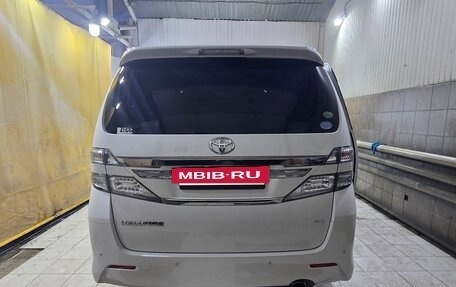 Toyota Vellfire I, 2013 год, 3 000 000 рублей, 13 фотография