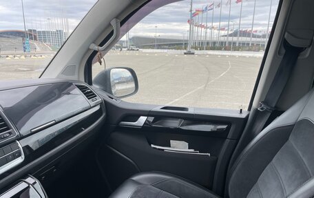 Volkswagen Multivan T6 рестайлинг, 2019 год, 3 900 000 рублей, 7 фотография