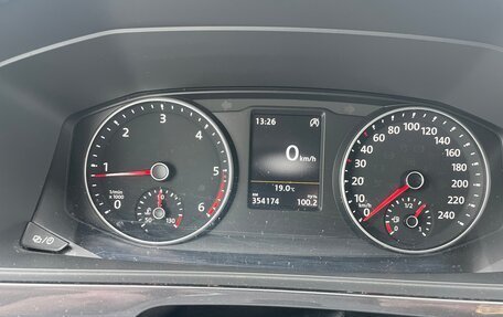 Volkswagen Multivan T6 рестайлинг, 2019 год, 3 900 000 рублей, 10 фотография