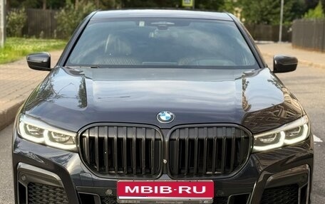 BMW 7 серия, 2020 год, 7 100 000 рублей, 1 фотография