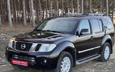 Nissan Pathfinder, 2010 год, 1 600 000 рублей, 2 фотография