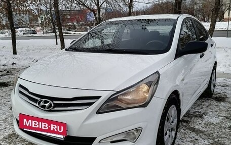 Hyundai Solaris II рестайлинг, 2015 год, 850 000 рублей, 4 фотография