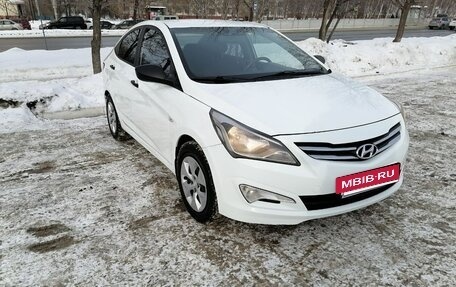 Hyundai Solaris II рестайлинг, 2015 год, 850 000 рублей, 6 фотография