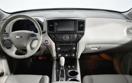 Nissan Pathfinder, 2014 год, 1 900 000 рублей, 11 фотография