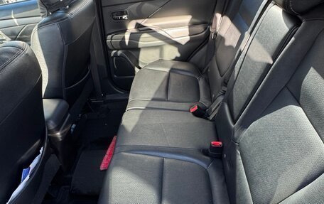 Mitsubishi Outlander III рестайлинг 3, 2014 год, 1 500 000 рублей, 3 фотография