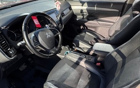 Mitsubishi Outlander III рестайлинг 3, 2014 год, 1 500 000 рублей, 2 фотография