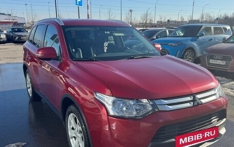 Mitsubishi Outlander III рестайлинг 3, 2014 год, 1 500 000 рублей, 8 фотография