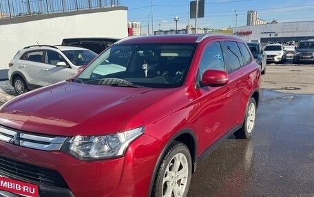 Mitsubishi Outlander III рестайлинг 3, 2014 год, 1 500 000 рублей, 9 фотография