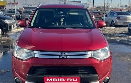 Mitsubishi Outlander III рестайлинг 3, 2014 год, 1 500 000 рублей, 14 фотография