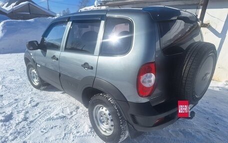Chevrolet Niva I рестайлинг, 2011 год, 440 000 рублей, 4 фотография