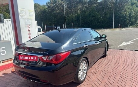 Hyundai Sonata VI, 2011 год, 1 100 000 рублей, 3 фотография