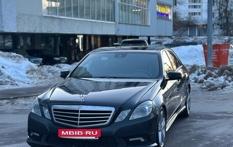 Mercedes-Benz E-Класс, 2011 год, 1 099 999 рублей, 2 фотография