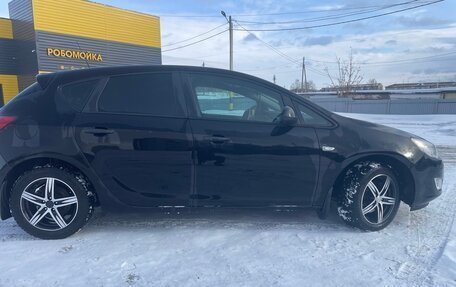 Opel Astra J, 2010 год, 660 000 рублей, 2 фотография