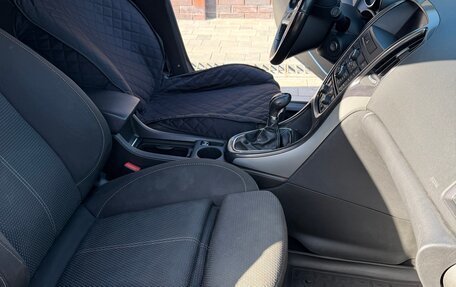 Opel Astra J, 2011 год, 550 000 рублей, 11 фотография