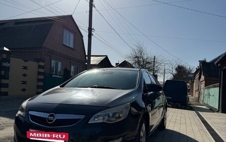 Opel Astra J, 2011 год, 550 000 рублей, 4 фотография