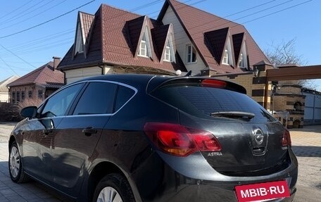 Opel Astra J, 2011 год, 550 000 рублей, 2 фотография