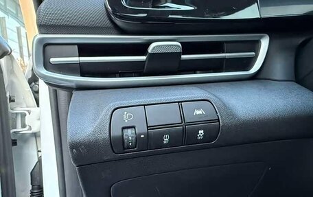 Hyundai Elantra, 2023 год, 1 730 000 рублей, 13 фотография