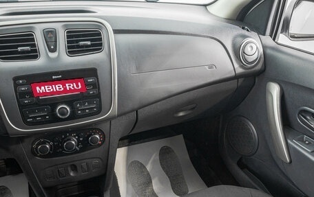 Renault Logan II, 2019 год, 1 099 000 рублей, 21 фотография