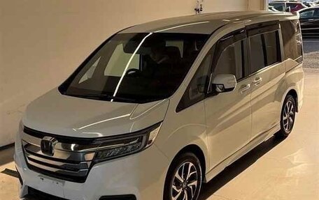 Honda Stepwgn IV, 2022 год, 1 900 000 рублей, 1 фотография