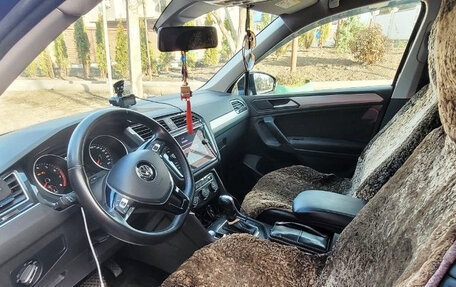 Volkswagen Tiguan II, 2020 год, 3 000 000 рублей, 6 фотография