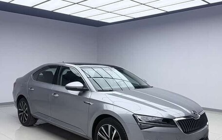 Skoda Superb III рестайлинг, 2023 год, 2 230 000 рублей, 3 фотография