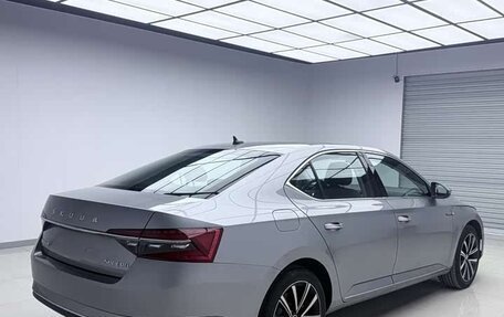 Skoda Superb III рестайлинг, 2023 год, 2 230 000 рублей, 5 фотография