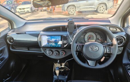 Toyota Vitz, 2018 год, 890 000 рублей, 8 фотография
