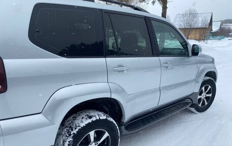 Toyota Land Cruiser Prado 120 рестайлинг, 2008 год, 2 000 000 рублей, 3 фотография