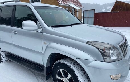 Toyota Land Cruiser Prado 120 рестайлинг, 2008 год, 2 000 000 рублей, 2 фотография