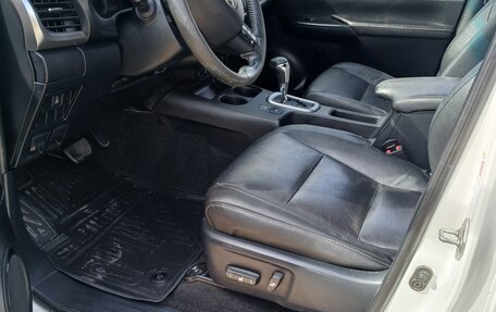 Toyota Hilux VIII, 2016 год, 2 575 000 рублей, 4 фотография