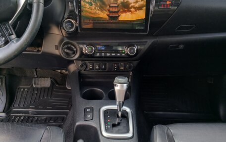 Toyota Hilux VIII, 2016 год, 2 575 000 рублей, 2 фотография