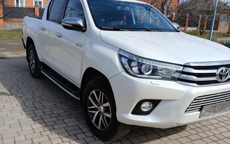Toyota Hilux VIII, 2016 год, 2 575 000 рублей, 8 фотография