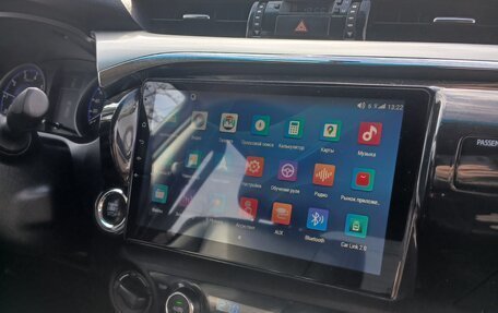 Toyota Hilux VIII, 2016 год, 2 575 000 рублей, 11 фотография