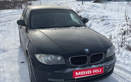 BMW 1 серия, 2010 год, 750 000 рублей, 2 фотография