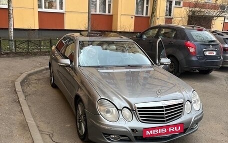 Mercedes-Benz E-Класс, 2007 год, 980 000 рублей, 3 фотография