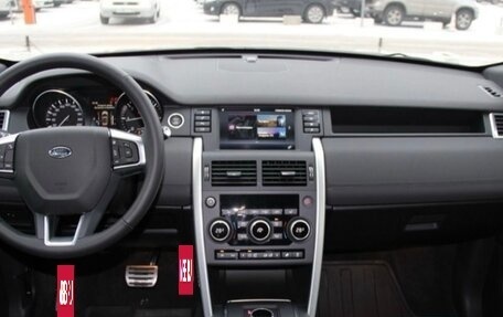 Land Rover Discovery Sport I рестайлинг, 2016 год, 2 200 000 рублей, 3 фотография