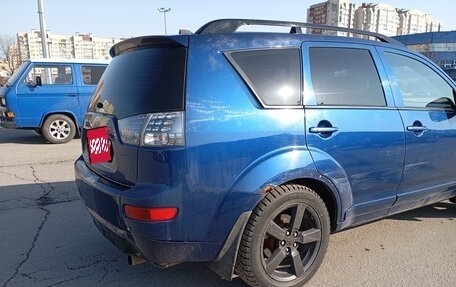 Mitsubishi Outlander III рестайлинг 3, 2007 год, 1 300 000 рублей, 14 фотография