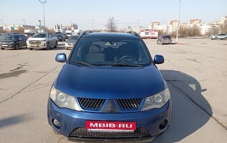 Mitsubishi Outlander III рестайлинг 3, 2007 год, 1 300 000 рублей, 11 фотография