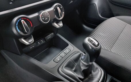 KIA Rio IV, 2019 год, 1 379 000 рублей, 14 фотография