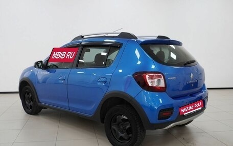 Renault Sandero II рестайлинг, 2015 год, 570 000 рублей, 2 фотография