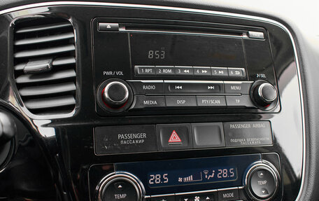 Mitsubishi Outlander III рестайлинг 3, 2014 год, 1 550 000 рублей, 16 фотография