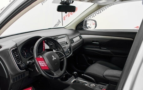 Mitsubishi Outlander III рестайлинг 3, 2014 год, 1 550 000 рублей, 10 фотография