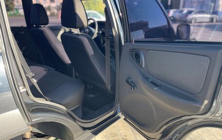 Chevrolet Niva I рестайлинг, 2013 год, 700 000 рублей, 23 фотография