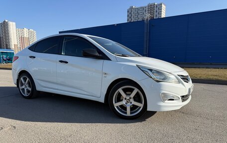 Hyundai Solaris II рестайлинг, 2015 год, 970 000 рублей, 3 фотография